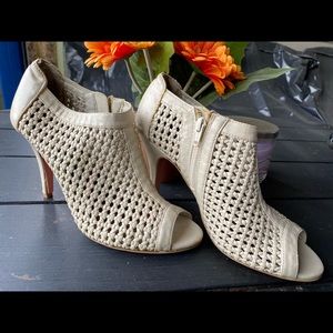 Pre-loved Pepper Mint Shoes